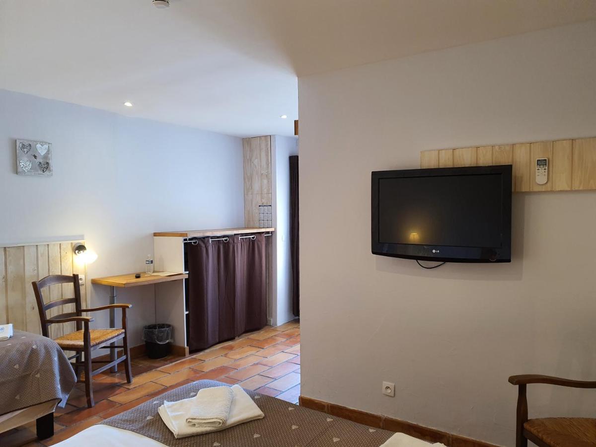 Logis Hotel Restaurant L'Escarbille Saint-Martin-dʼArdèche Εξωτερικό φωτογραφία